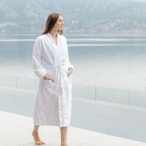 Luxurious Soft White Bathrobe - Signature  Four Seasons Spa Robe